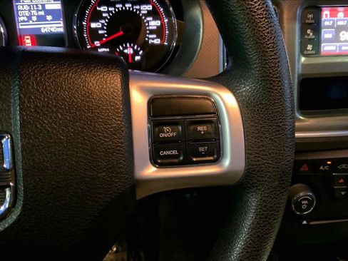 Used 2011 Dodge Charger SE image 23