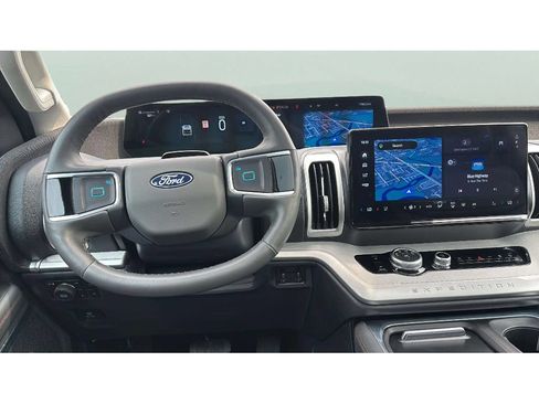 Used 2025 Ford Expedition Active AWD/4WD image 15
