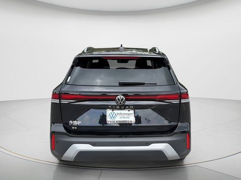 New 2026 Volkswagen Tiguan SE FWD image 7