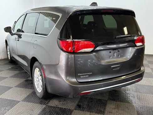 Used 2020 Chrysler Pacifica Touring w/ Cold Weather Group image 8