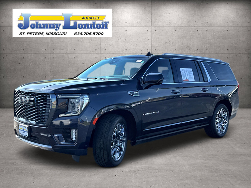 Used 2023 GMC Yukon XL Denali Ultimate AWD/4WD image 4