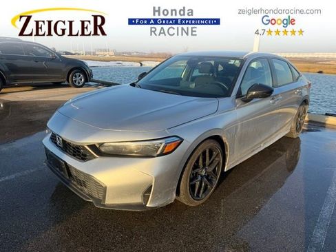 Used 2025 Honda Civic Sport image 3