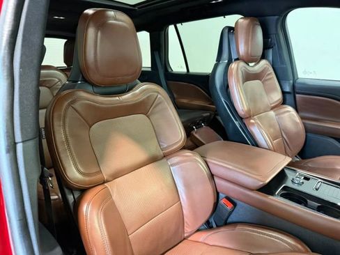 Used 2025 Lincoln Aviator Reserve w/ Equipment Group 201A AWD/4WD image 34