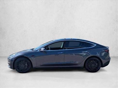 Used 2018 Tesla Model 3 Mid Range image 8