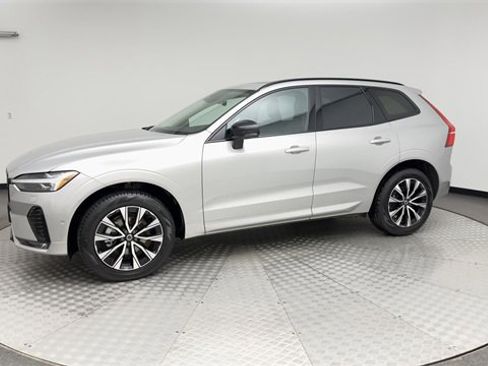 Certified 2025 Volvo XC60 B5 Plus image 6