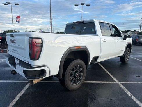 Used 2025 GMC Sierra 2500 AT4 AWD/4WD image 3