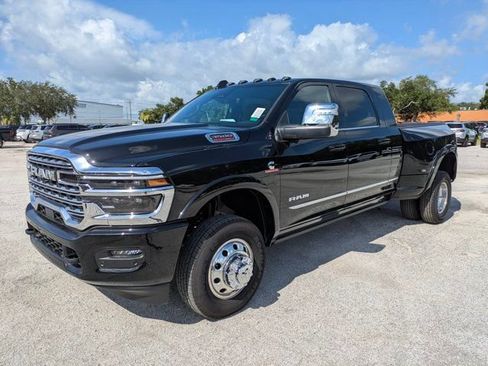 New 2026 RAM 3500 Limited AWD/4WD image 7