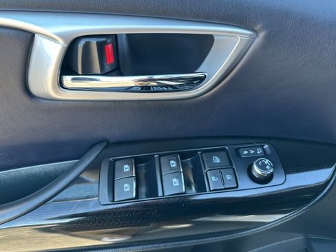 Certified 2018 Toyota Mirai Base image 11