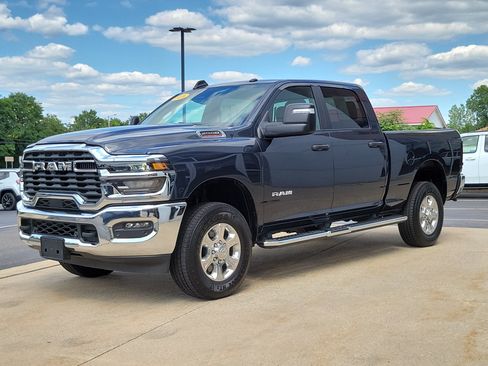 Used 2026 RAM 2500 Big Horn AWD/4WD image 2