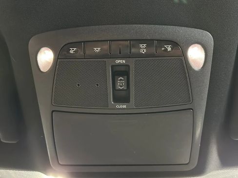 Used 2019 Nissan Maxima SR w/ Premium Package image 25