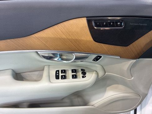 Used 2022 Volvo XC90 T6 Momentum w/ Advanced Package image 14