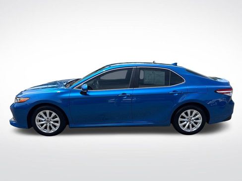 Used 2019 Toyota Camry LE w/ Convenience Package FWD image 4