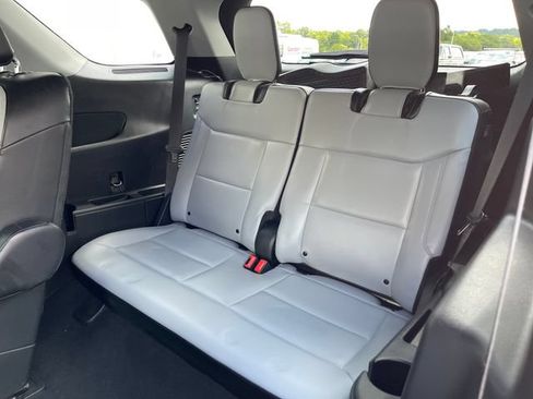 Used 2021 Ford Explorer XLT w/ Equipment Group 202A AWD/4WD image 29