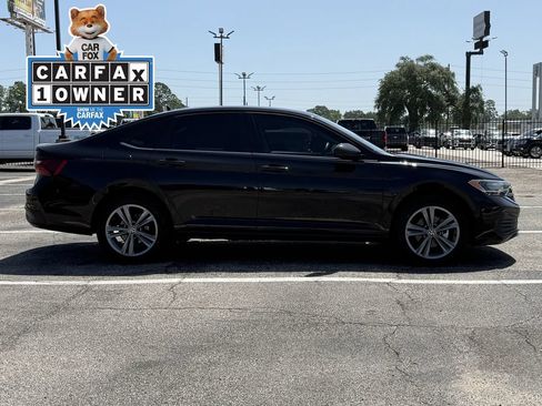 Used 2022 Volkswagen Jetta SE FWD image 4