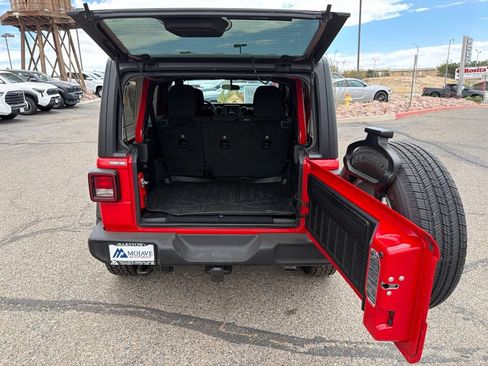Used 2019 Jeep Wrangler Unlimited Sport S AWD/4WD image 14