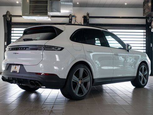 New 2025 Porsche Cayenne image 10