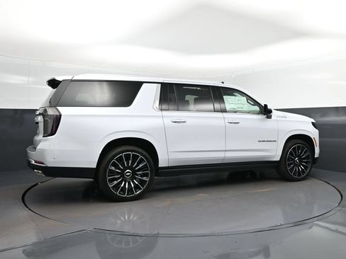 New 2026 Chevrolet Suburban High Country AWD/4WD image 8