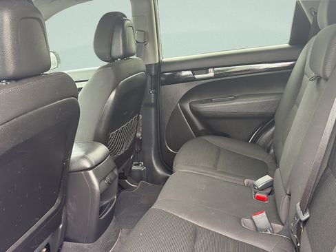 Used 2015 Kia Sorento LX AWD/4WD image 19