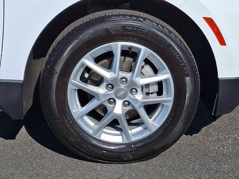 Used 2024 Chevrolet Equinox LS FWD image 8