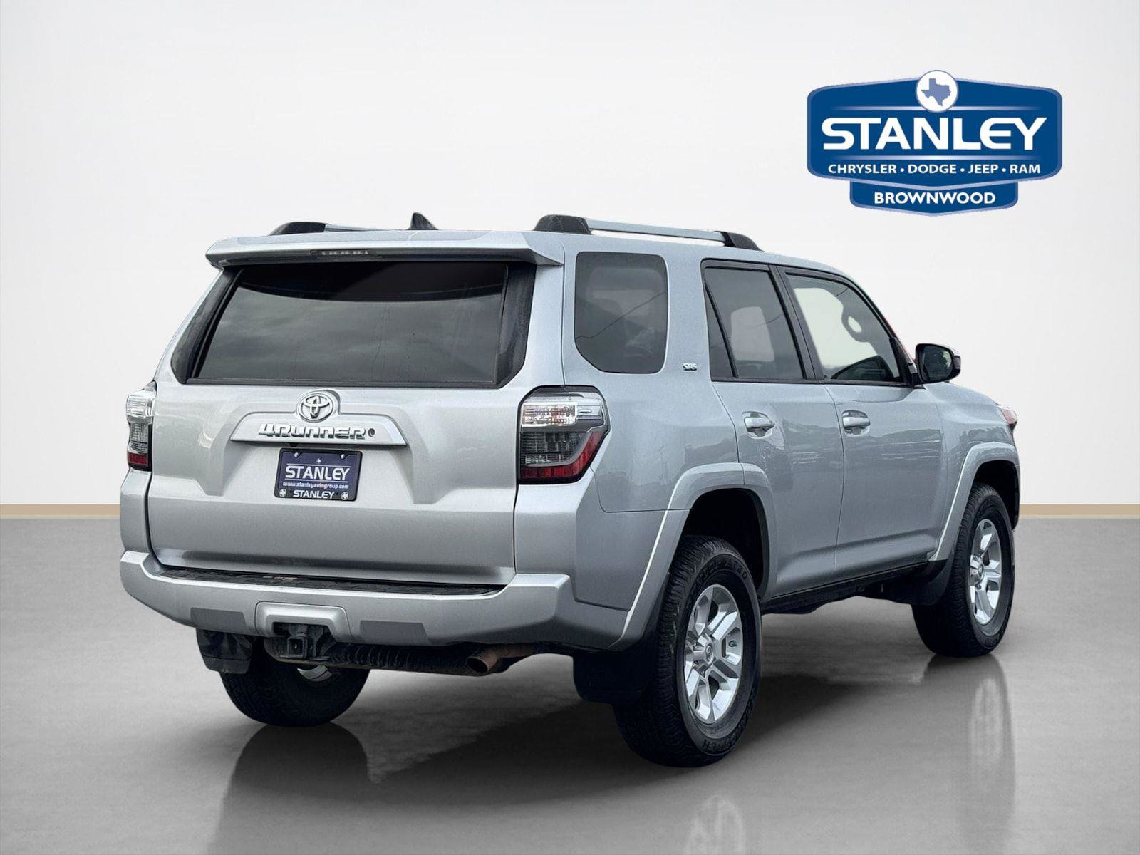 Used 2021 Toyota 4Runner SR5 AWD/4WD image 8
