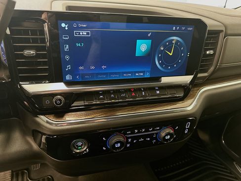 Used 2023 Chevrolet Silverado 1500 LT AWD/4WD image 25