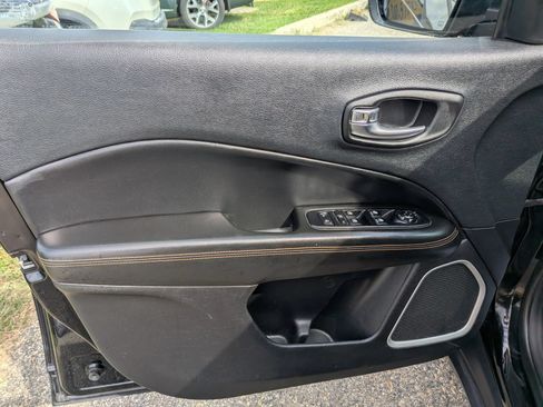 Used 2019 Jeep Compass Limited AWD/4WD image 22
