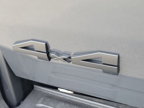 Used 2025 Toyota Tacoma TRD Off-Road image 7