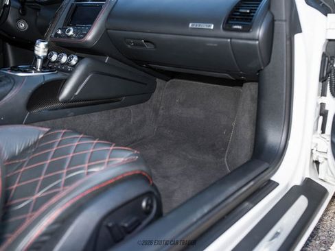 Used 2015 Audi R8 V8 w/ Full Leather Package image 44