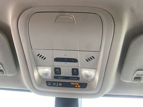 Used 2021 GMC Acadia Denali w/ Denali Ultimate Package image 23