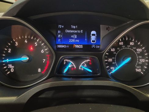 Used 2017 Ford Escape SE w/ Equipment Group 201A FWD image 23