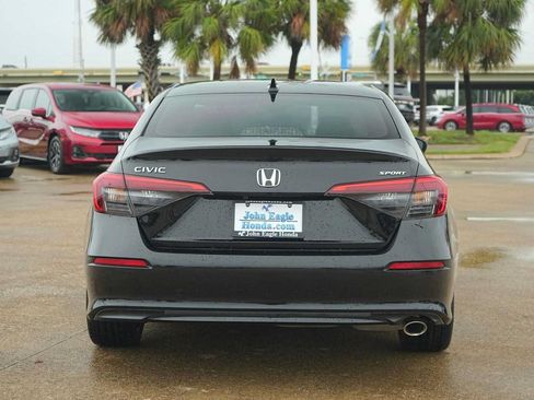 Used 2023 Honda Civic Sport image 5