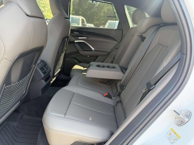 Used 2025 Audi Q5 Premium Plus w/ Premium Plus AWD/4WD image 13