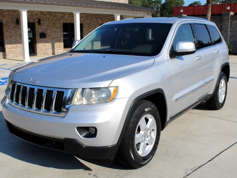 Used 2011 Jeep Grand Cherokee Laredo image 27