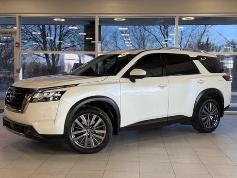 Used 2022 Nissan Pathfinder SL AWD/4WD image 1