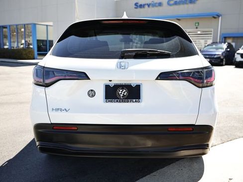 Certified 2023 Honda HR-V LX image 7