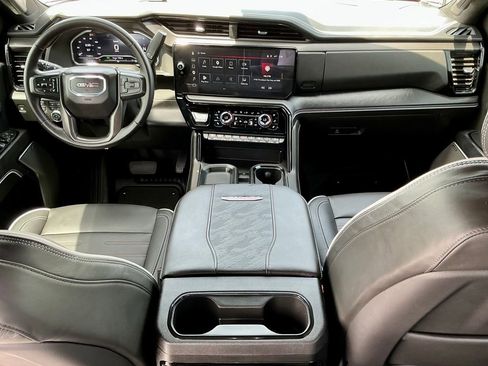 Used 2025 GMC Sierra 2500 AT4X AWD/4WD image 35