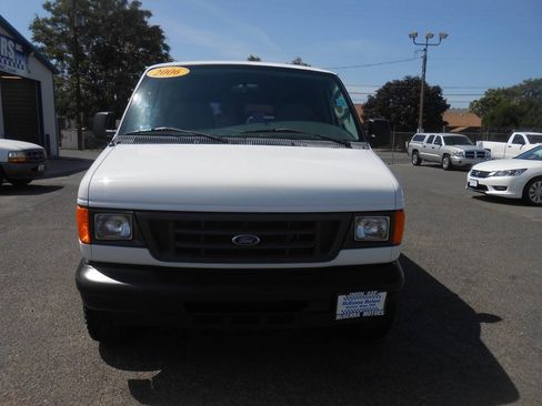 Used 2006 Ford E-250 and Econoline 250 Extended RWD image 5