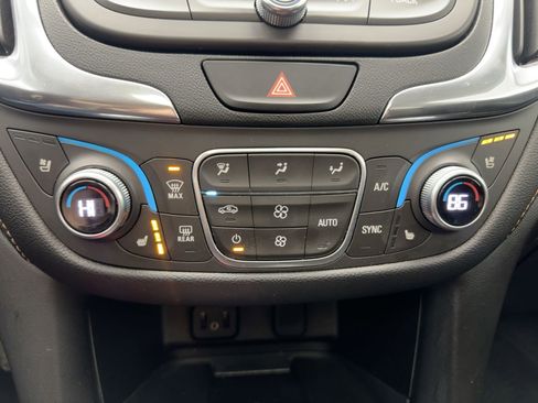 Used 2018 Chevrolet Equinox Premier image 18