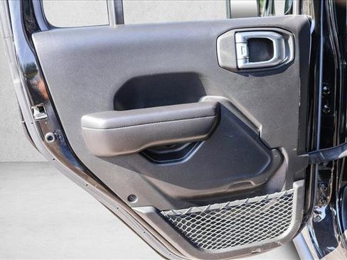 Used 2021 Jeep Wrangler Unlimited Rubicon w/ Cold Weather Group image 22