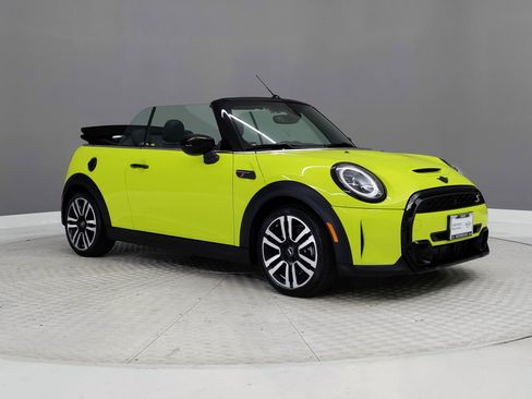 Certified 2023 MINI Cooper S image 32