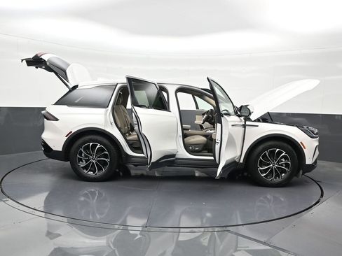 Used 2024 Lincoln Nautilus Premier w/ Equipment Group 102A AWD/4WD image 32
