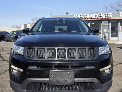 Used 2019 Jeep Compass Latitude FWD image 6