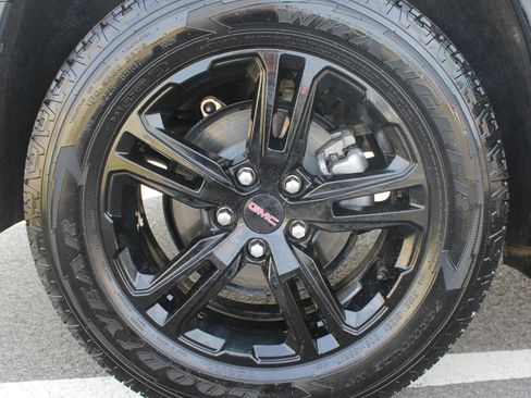 Used 2024 GMC Terrain AT4 image 21