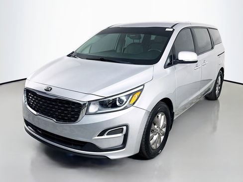 Used 2021 Kia Sedona LX image 4