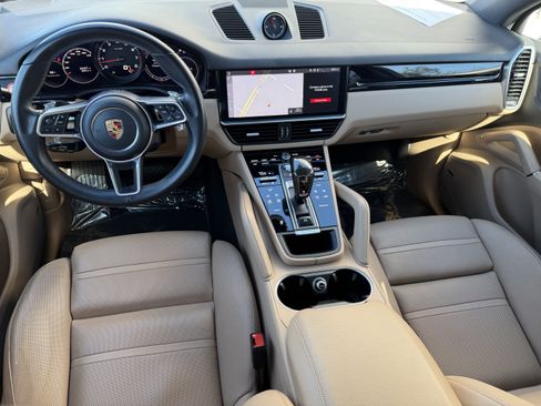 Certified 2019 Porsche Cayenne image 17