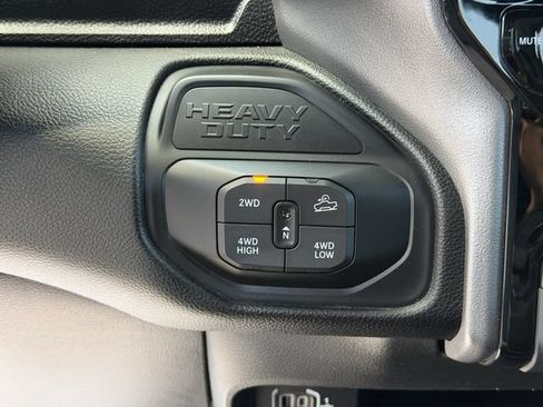 Used 2025 RAM 2500 Big Horn AWD/4WD image 18