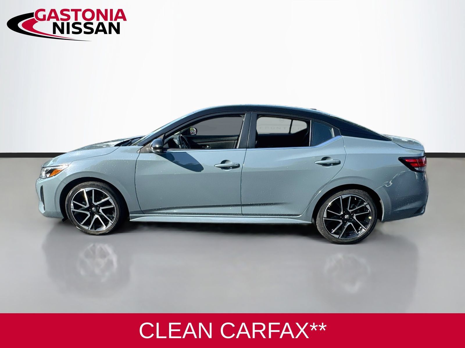 Used 2025 Nissan Sentra SR FWD image 5