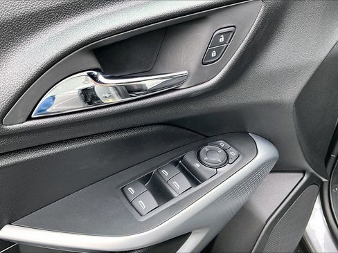 New 2026 Chevrolet Trax RS w/ Driver Confidence Package image 16