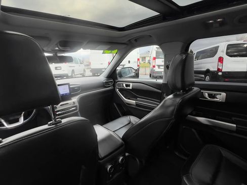 Used 2023 Ford Explorer XLT w/ Equipment Group 202A image 28