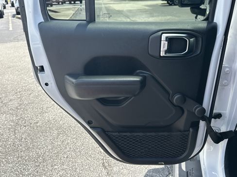 Used 2018 Jeep Wrangler Unlimited Sport AWD/4WD image 22